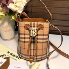 BB 버버리 미니 TB 버킷백