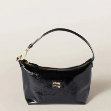 MU 미우미우 나플락 페이턴트 가죽 파우치