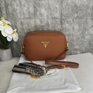 PD 프라다 비텔로 다이노 레더 숄더백