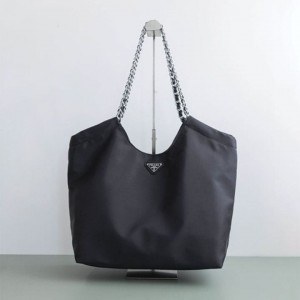 PD 프라다 리나일론 체인 빅 쇼퍼백