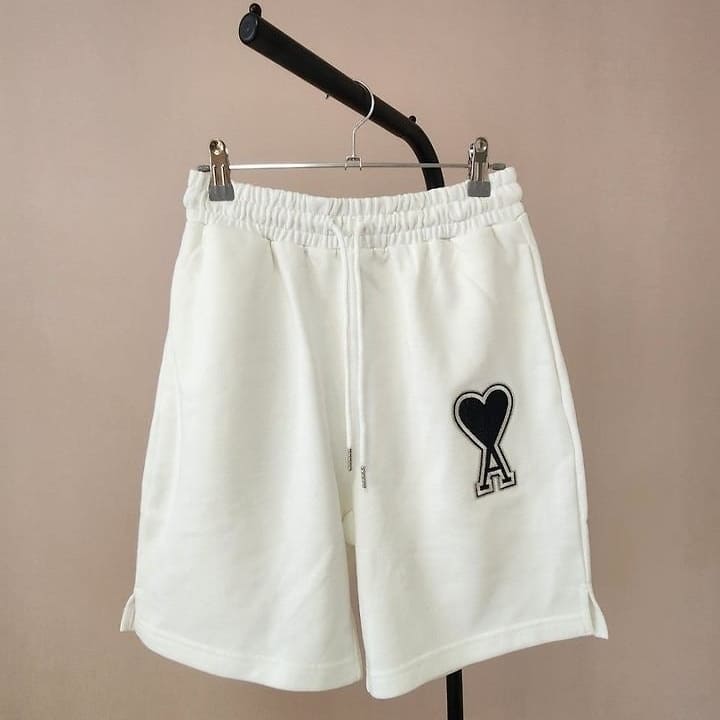 AM 아미 빅하트 자수 반바지 팬츠
