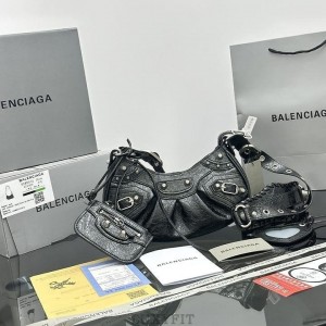 BC 발렌시아가 르카골 숄더백 XS (67130923EJY1000)