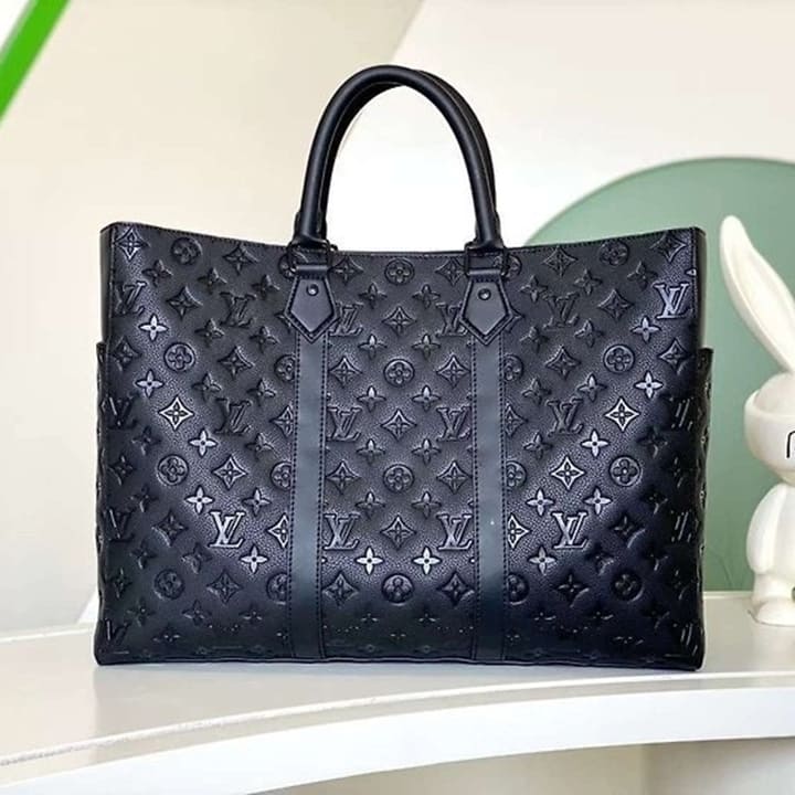 LV 루이비통 삭플라 24H