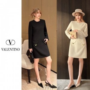 VT 발렌티노 포켓 장식 원피스