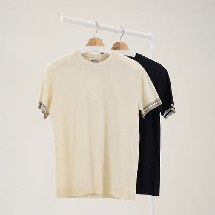 CU 브루넬로 쿠치넬리 엠블럼 로고 배색 슬리브 반팔 티셔츠