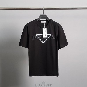 PD 프라다 삼각 빅레터링 코튼 반팔티