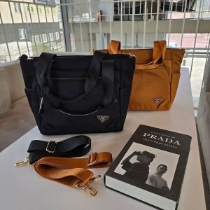 PD 프라다 리나일론 베이비백