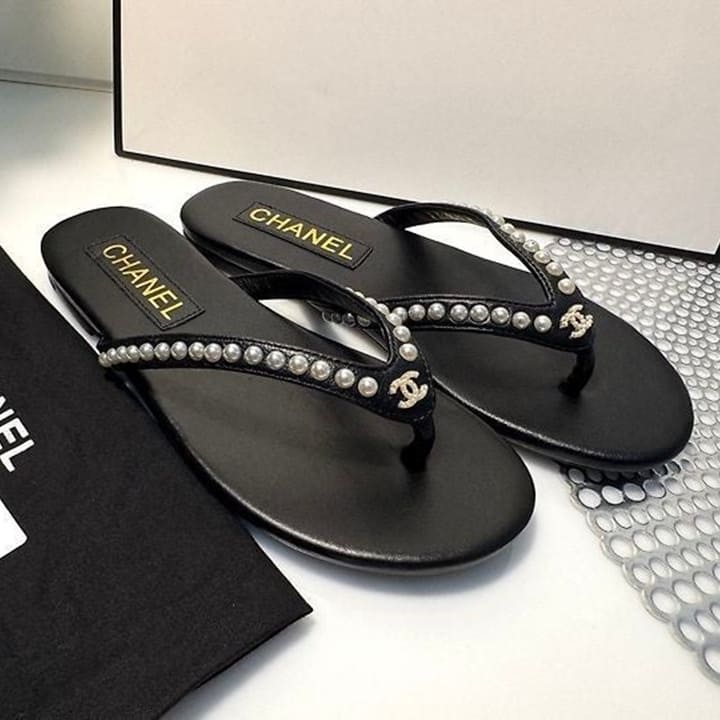 CN 샤넬 진주 장식 플립플랍 조리