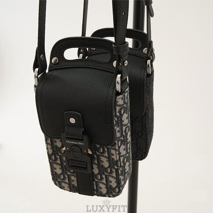 DO 디올 새들 스트랩 버티컬 파우치