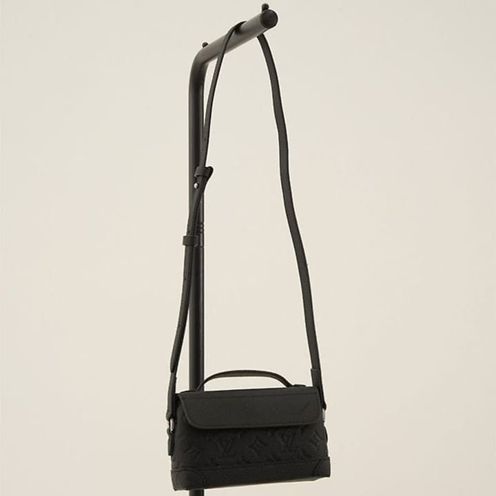 LV 루이비통 스티머 이스트 웨스트 웨어러블 월렛 백