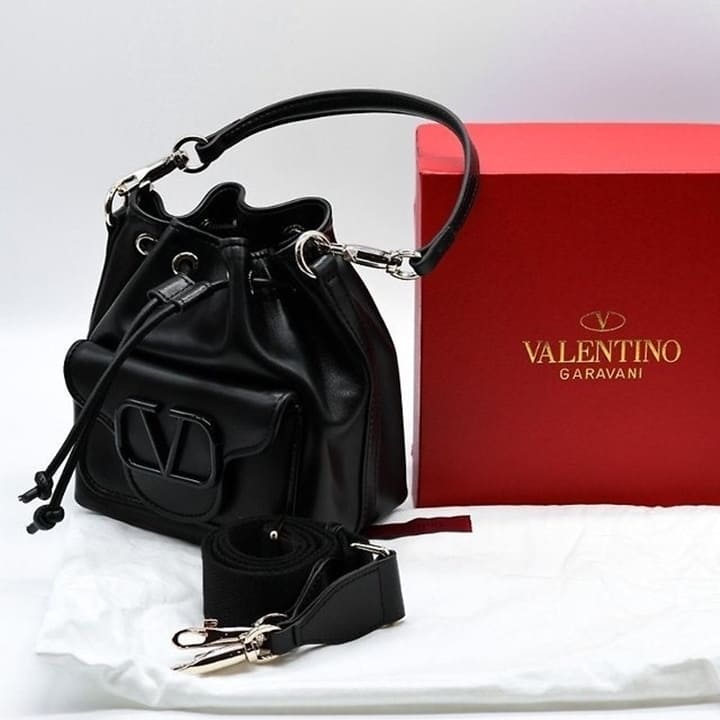 VT 발렌티노 로코 버킷백
