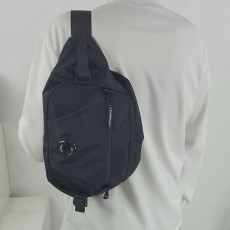 C.P.컴퍼니 빅 크로스 바디 백 [고급]