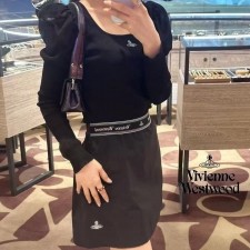 VV 비비안 웨스트우드 레터링 민소매 + 치마 세트