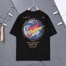 NK 나이키 골드스우시 NASA 테마 그래픽 티셔츠