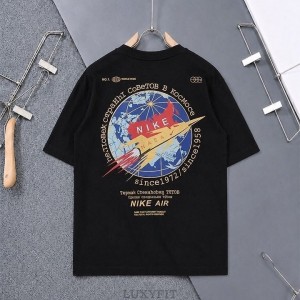 NK 나이키 골드스우시 NASA 테마 그래픽 티셔츠
