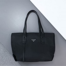 PD 프라다 리나일론 삼각로고 토트백