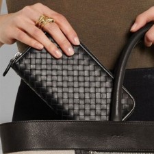 BT 보테가 베네타 인트레치아토 지퍼 어라운드 장지갑