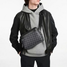 (국내)LV 루이비통 트로카데로 메신져 백 TROCADERO MESSENGER NM PM N40087